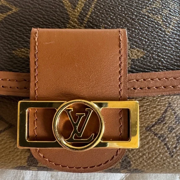 Louis Vuitton Brown Monogram Wallet - Picture 4 of 8
